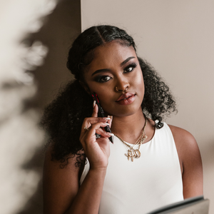 Beauty on the Go: Multi-Use Makeup for the Modern Traveler