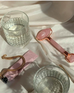 Pocket-Sized Glam: Mini Makeup Power