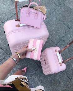 Glam Without Borders: Beauty Everywhere